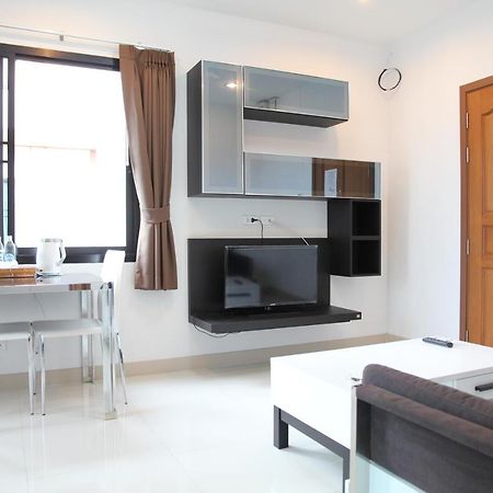 V-Twin Donjan Service Apartment Τσιάνγκ Μάι Εξωτερικό φωτογραφία