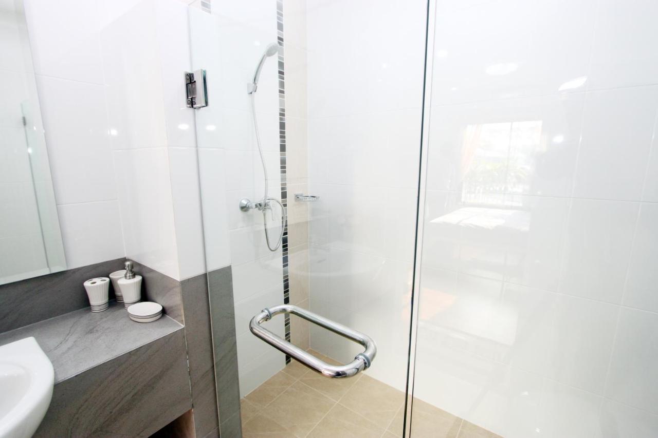V-Twin Donjan Service Apartment Τσιάνγκ Μάι Εξωτερικό φωτογραφία