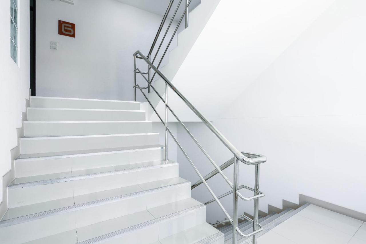 V-Twin Donjan Service Apartment Τσιάνγκ Μάι Εξωτερικό φωτογραφία